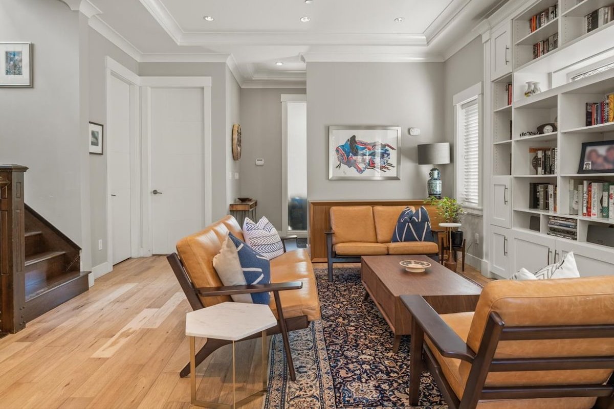 Stylish 5 bed/5 bth city-center family home gallery image 5