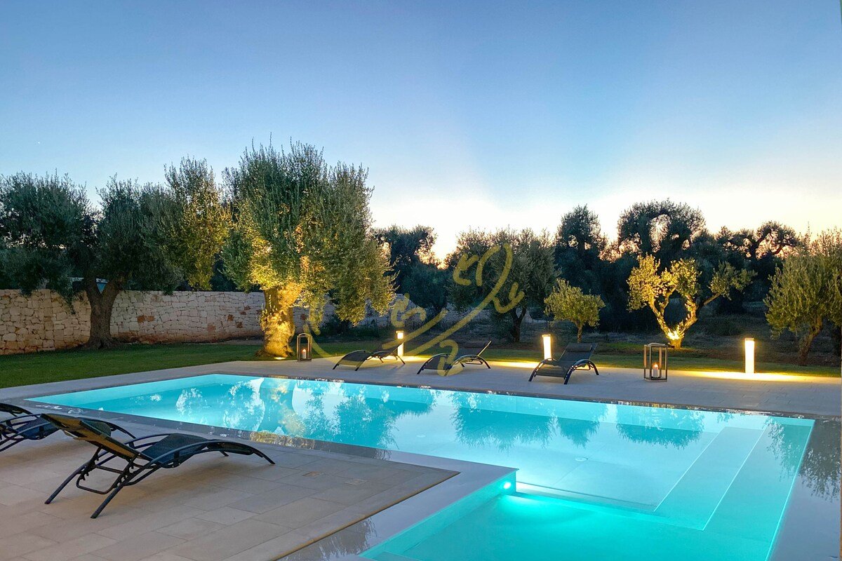 TD Villa Ricchiari Traditional Villa w/Design Pool gallery image 4