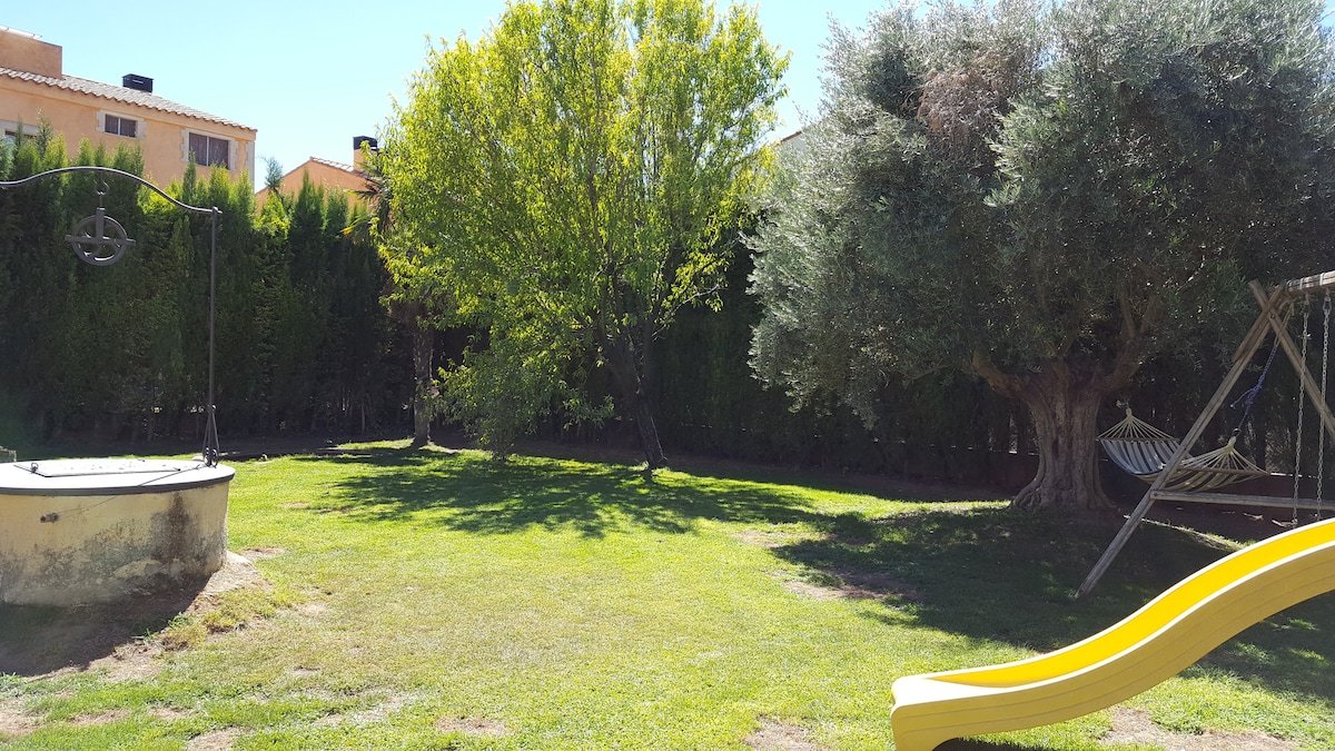 CalFerrerNou. House of high standing-Pool-Garden gallery image 4