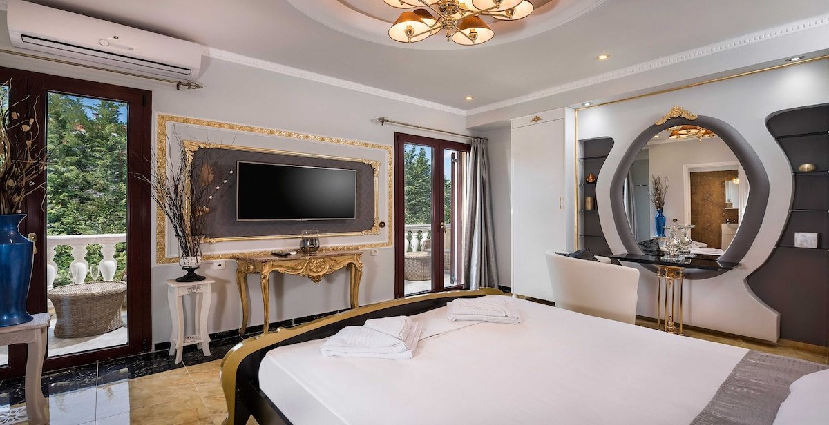 Villa Akropolis Palace gallery image 5