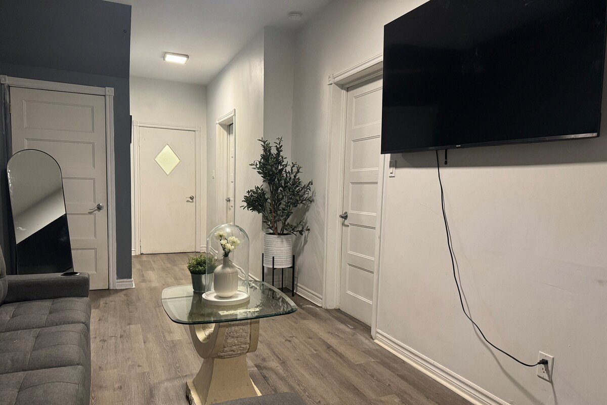 Cozy 3 Bedroom Home Near Downtown! gallery image 3