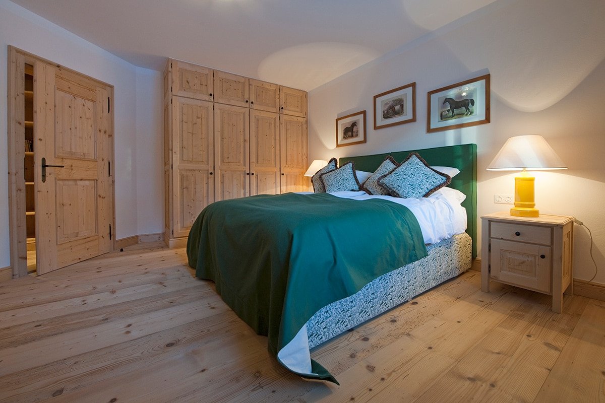 Alexandra gallery image 5