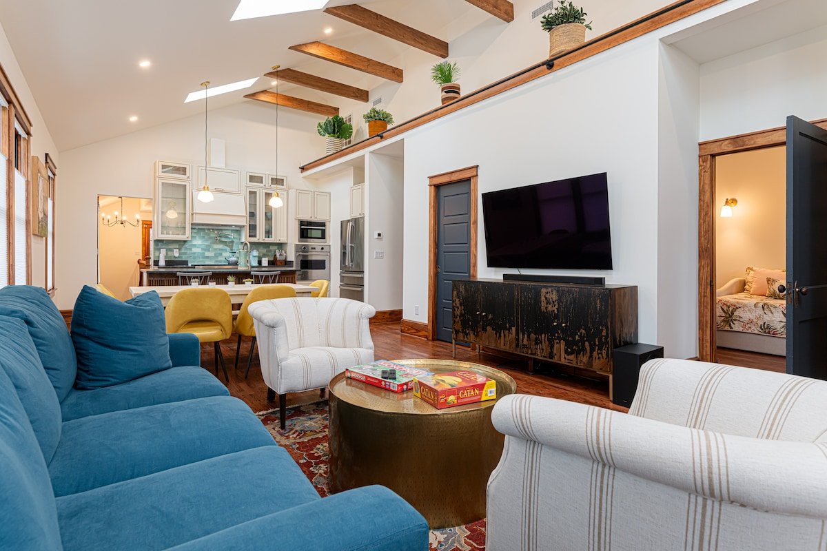 New Gorgeous Home Walk Downtown! gallery image 2