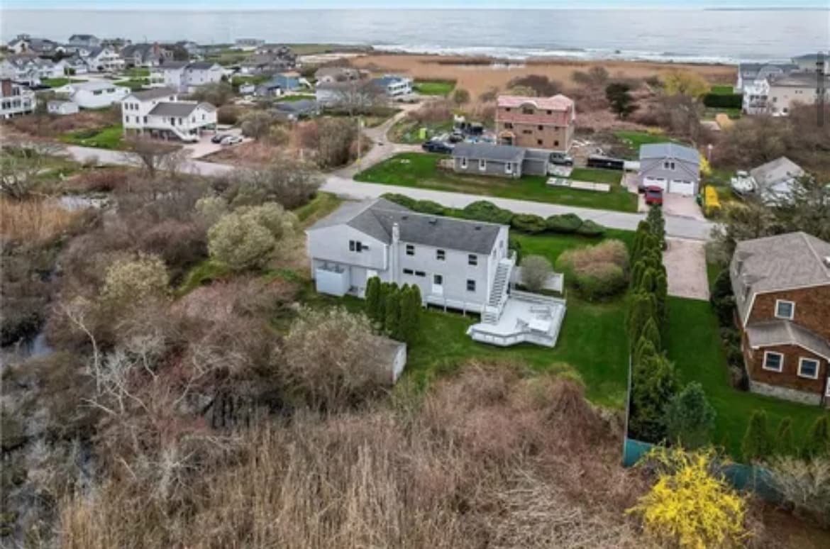 Coastal Oceanview Cottage in Green Hill 3Br 2Ba gallery image 3