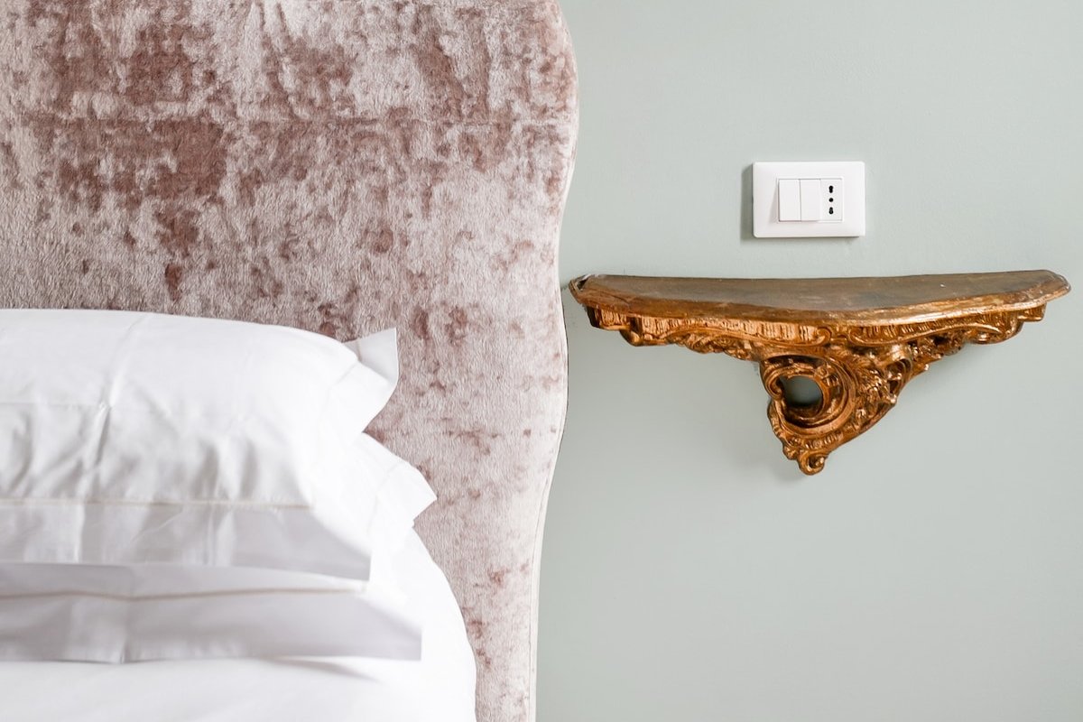 Palazzina Canal Apartment gallery image 3