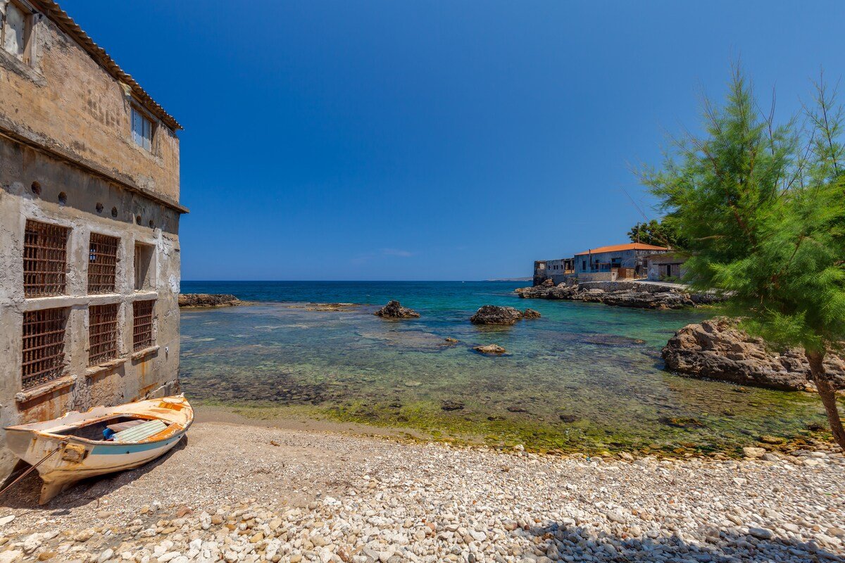 Pazzl- Rustic sea-side living gallery image 2