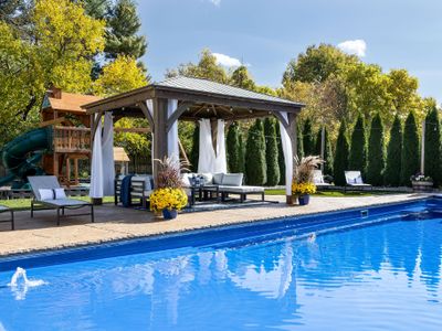 Pool & Hot Tub! -2 King Bed Suites -Private oasis