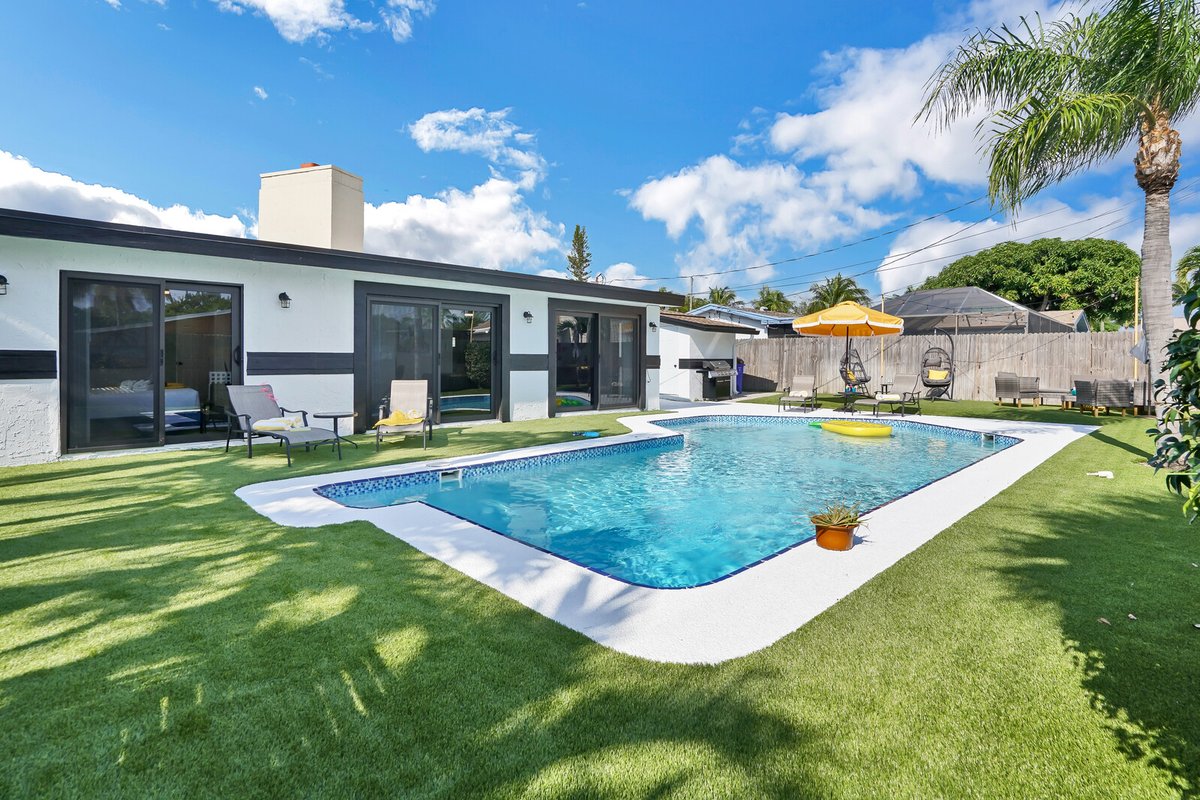 Sun Casita – Heated Pool & Putting Green