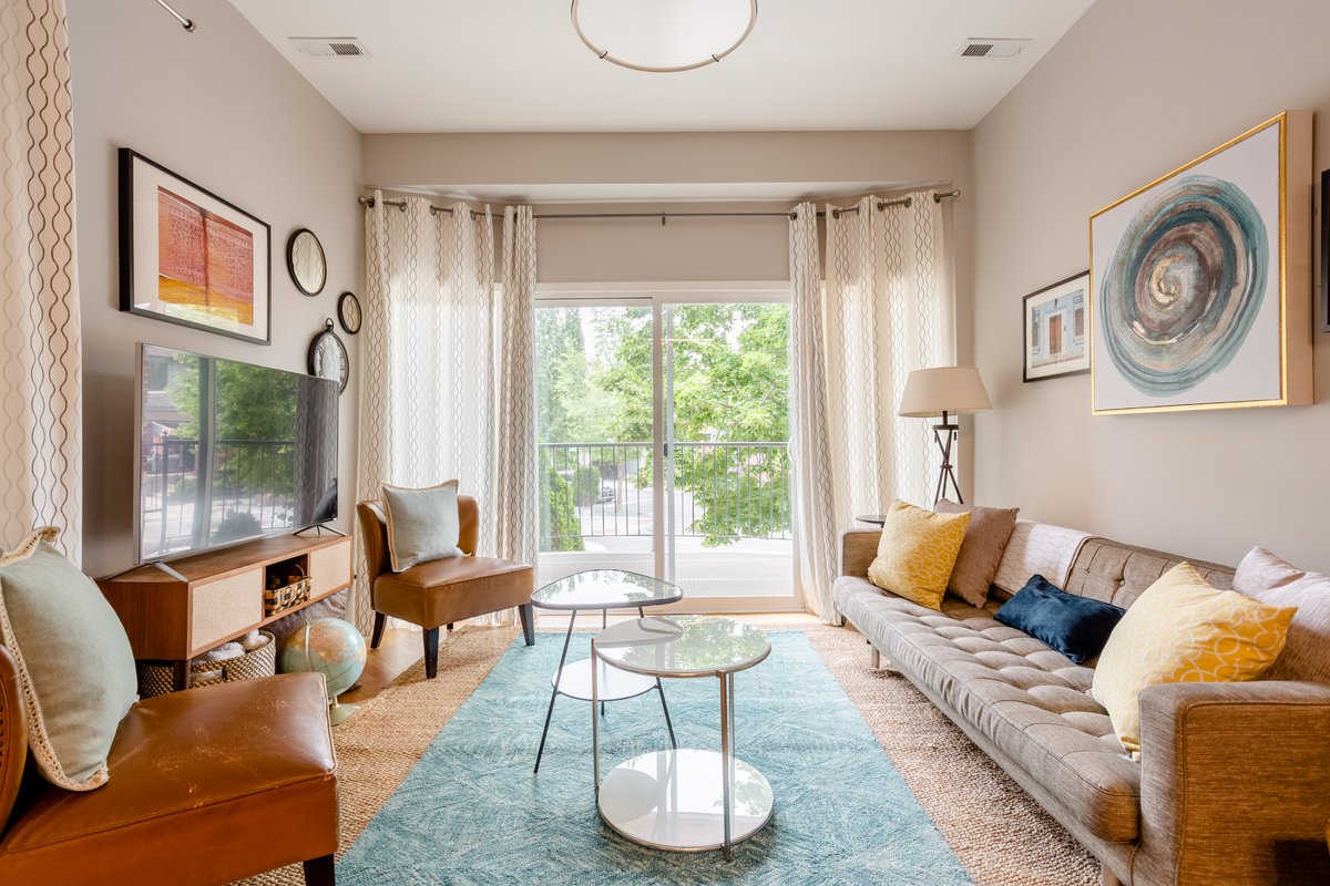 Wicker Elegant Condo sleeps 12