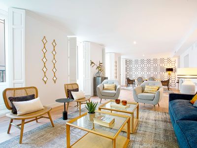 Luxury apartment in the best area. Madrazo III