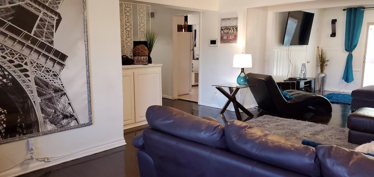 NEWLY Remodeled Sleeps 16/2 Queen,3 Full, 4 Twin gallery image 5