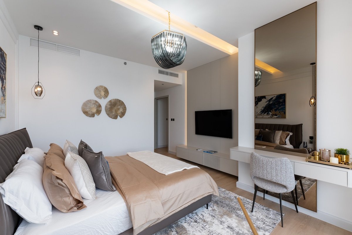 Premium 2BR Emaar Beachfront w/ Beach Access gallery image 5