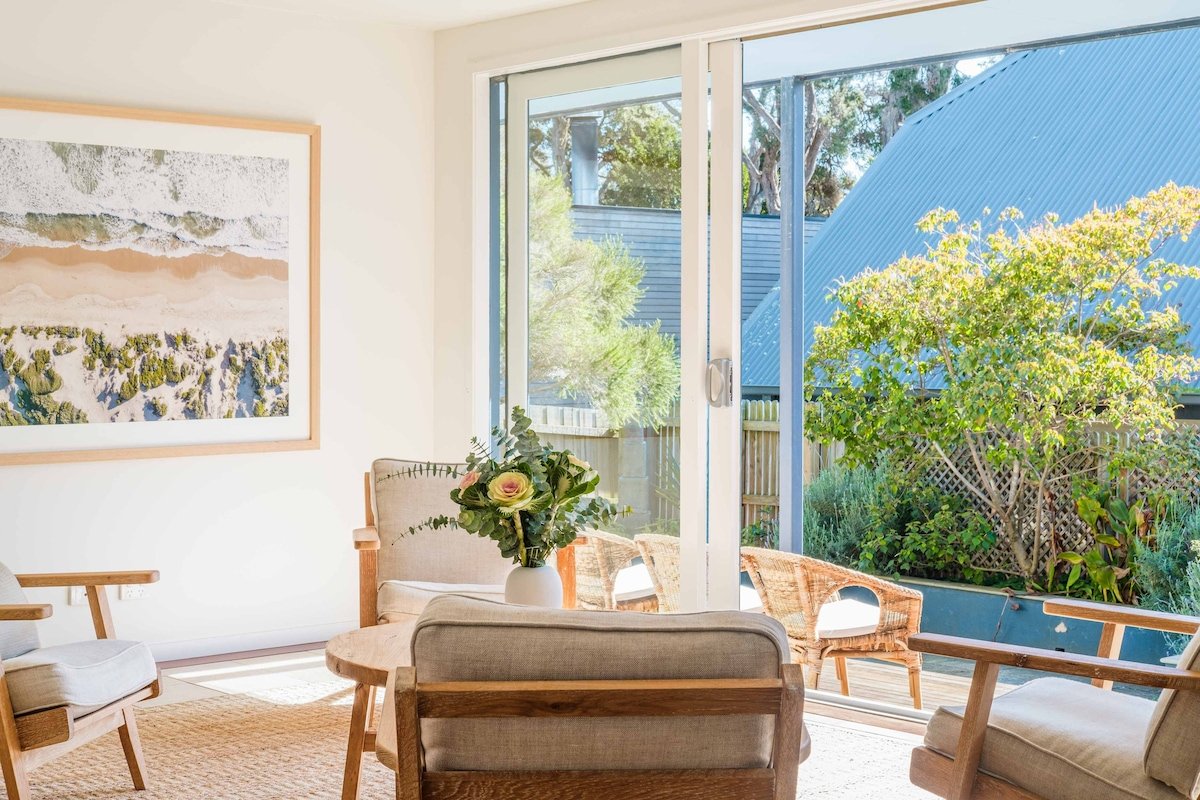 Steps to beach & shops | Pt Lonsdale | 4 bedrooms gallery image 5