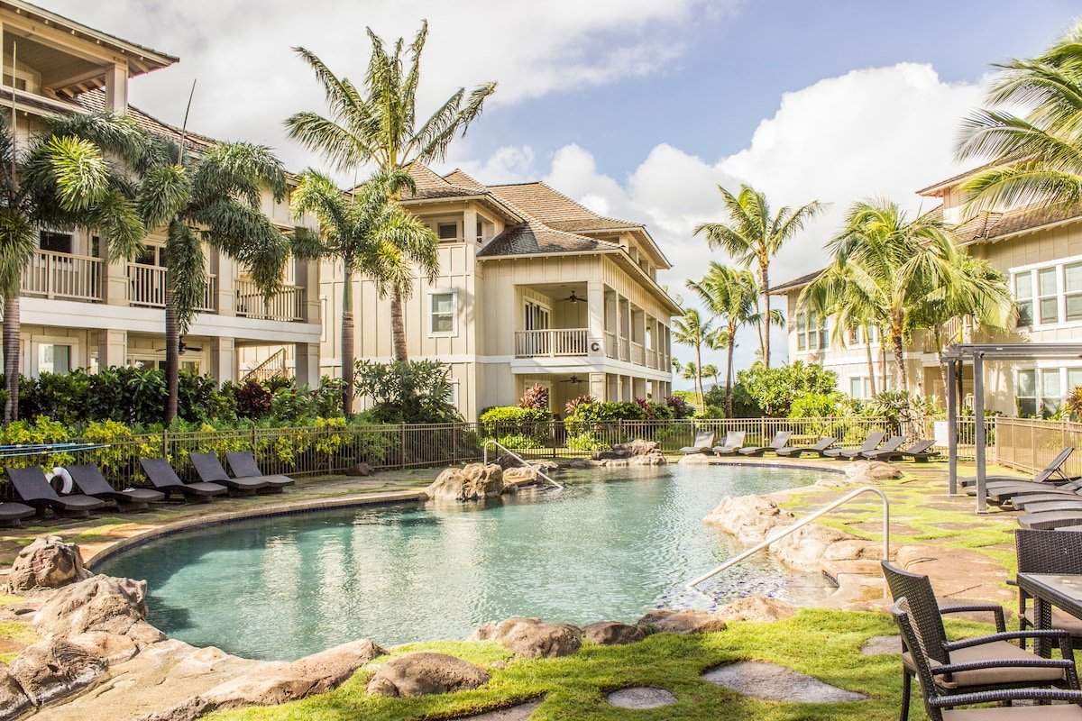 6BR/6BA Luxury Villas w Pool, A/C, Walk to Beach! gallery image 2