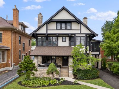 The Crotti Conservatoire Castle – 𝟑 𝐟𝐥𝐨𝐨𝐫𝐬!