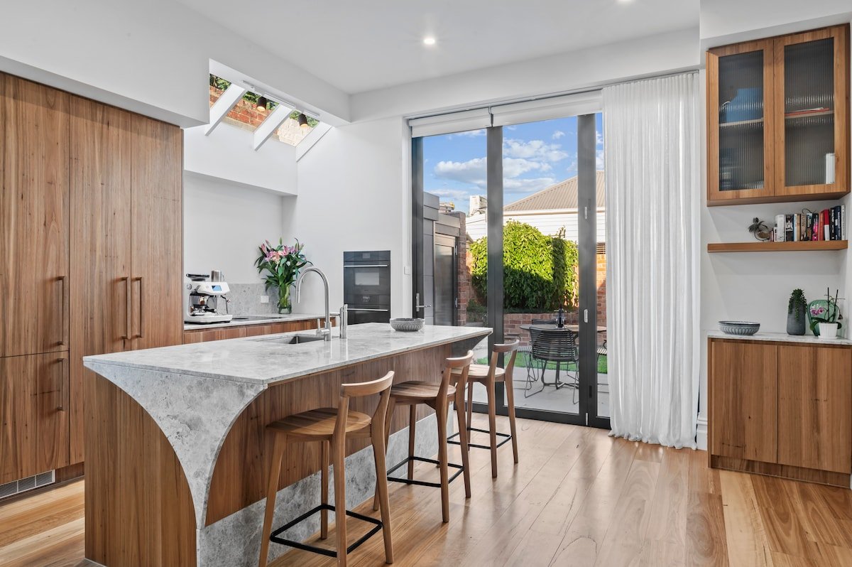 Inner city home in Abbotsford gallery image 2