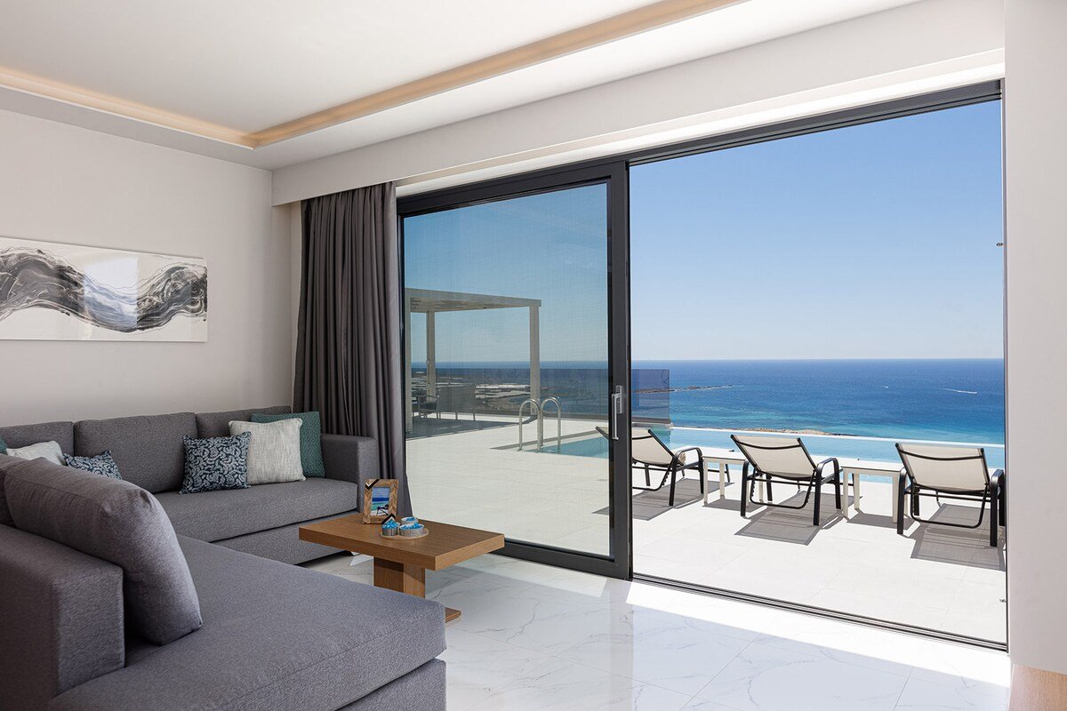 Sea Lovers Villa, 2 BD, private pool, sea views gallery image 5