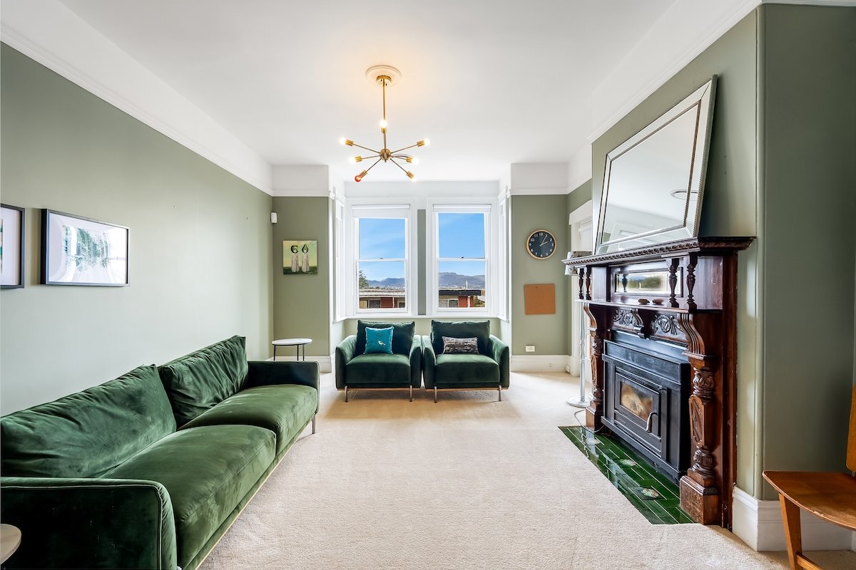 Luxury Character Home in Hobart gallery image 3