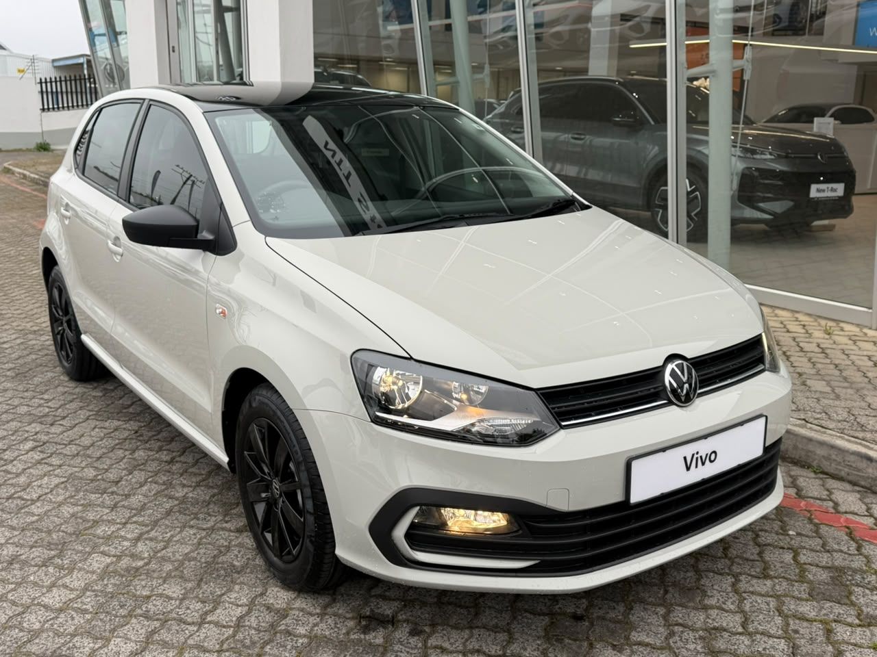 VOLKSWAGEN POLO VIVO 1.4 for Sale in South Africa
