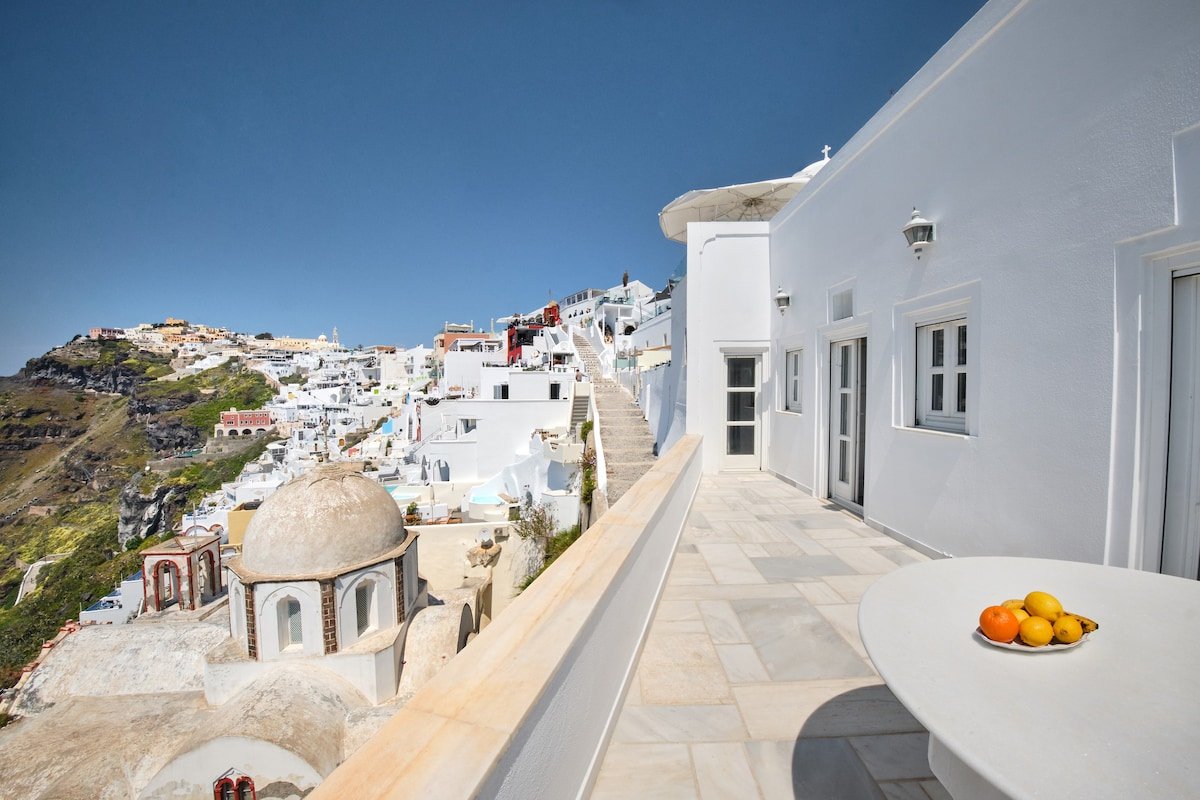 The Atlantis House – 4 Bedroom Caldera View gallery image 5