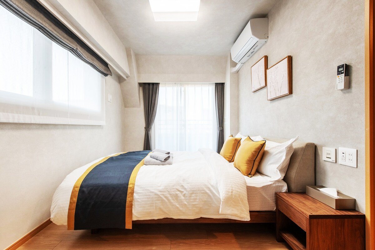 Downtown.Unforgettable journey#1001 gallery image 4