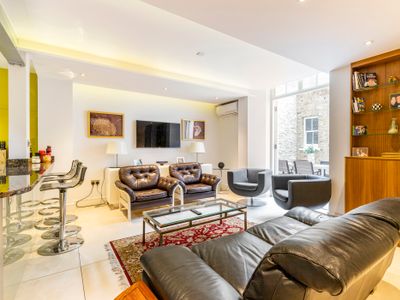 Delightful Marylebone Mayfair boarder spacious