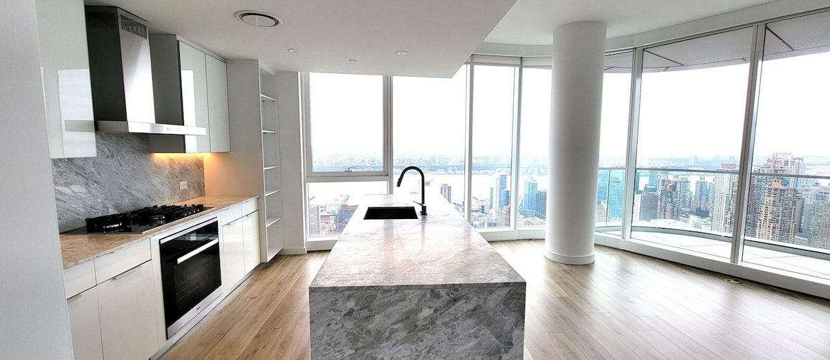 Gorgeous views: Theater district gallery image 2