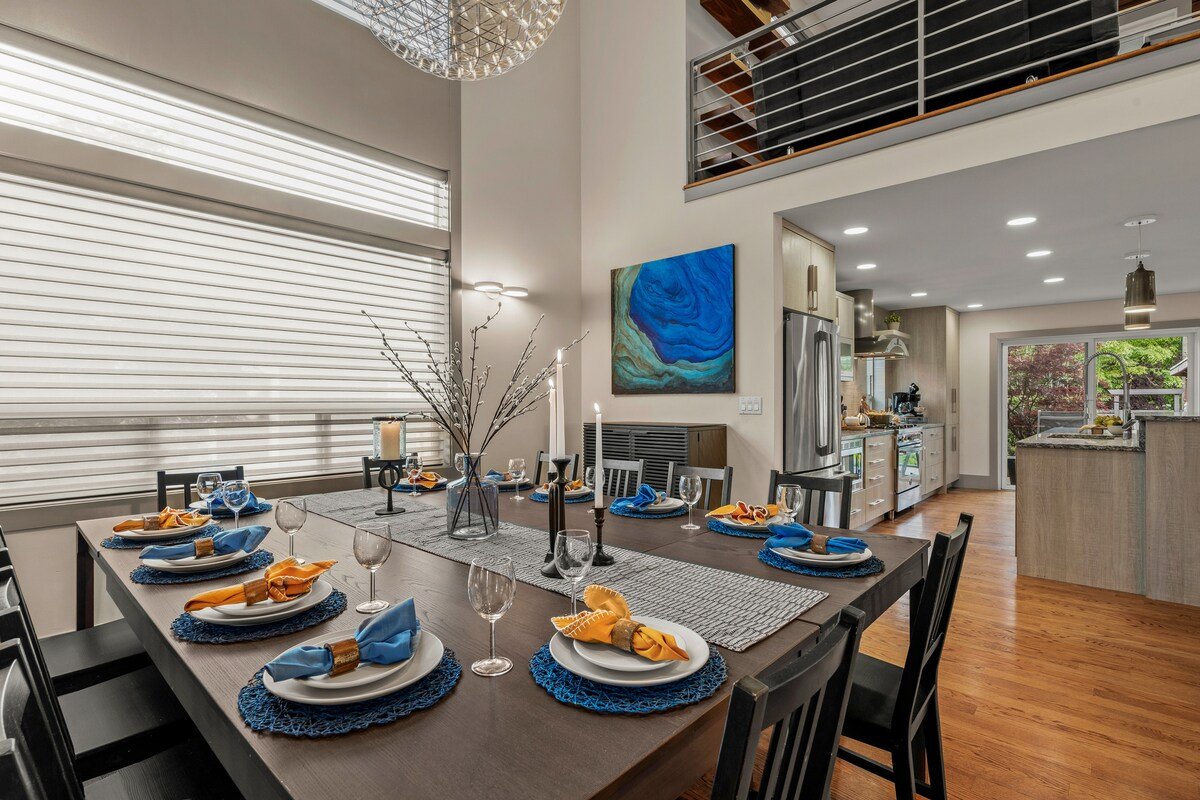 $2m Luxury Green Lake Home ~Walk 2 Lake~A/C~Garage gallery image 4