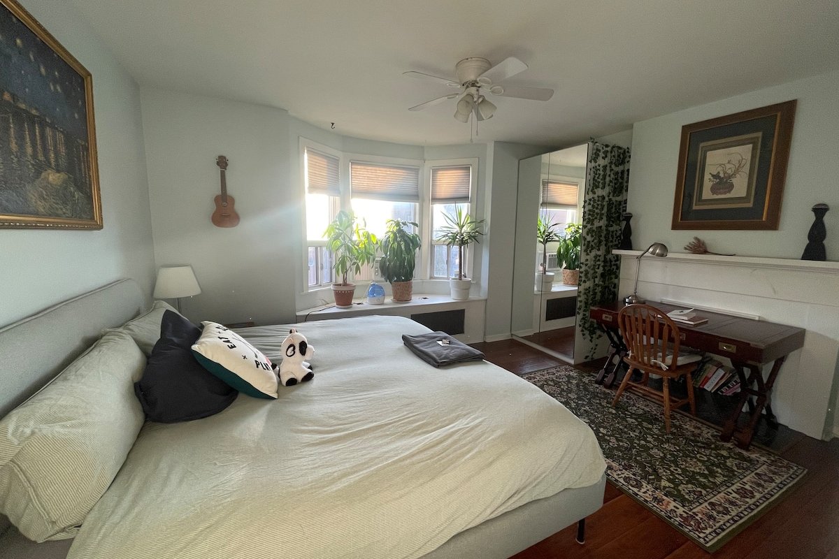 Spacious Entire 2-Bedroom Apartment with Sun Room gallery image 2