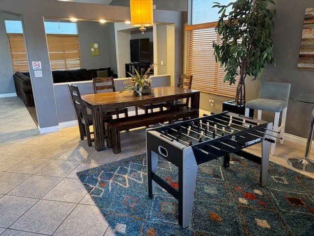 HEATED POOL and Vaulted Ceilings gallery image 5