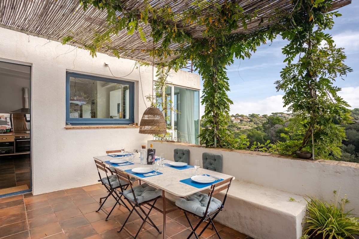 Fabulosa casa en el centro con piscina y parking. gallery image 5