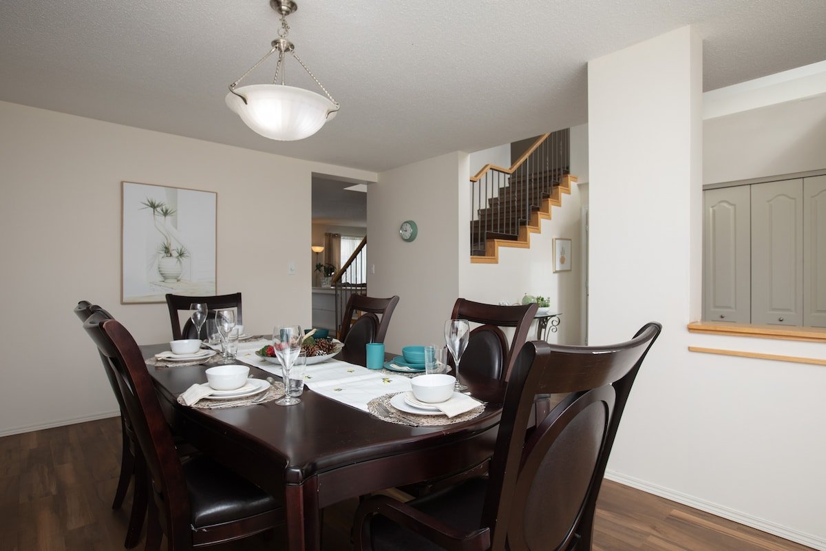 Marvellous House / 2 min to University of Manitoba gallery image 5