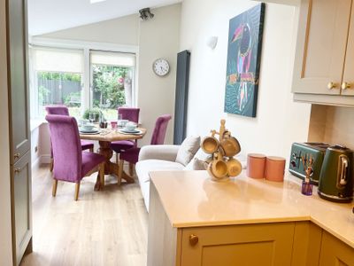 Fashionable Chic Townhouse in D4