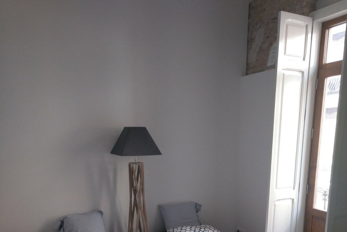 Heart of trendy Russafa area, with terrace ! gallery image 5