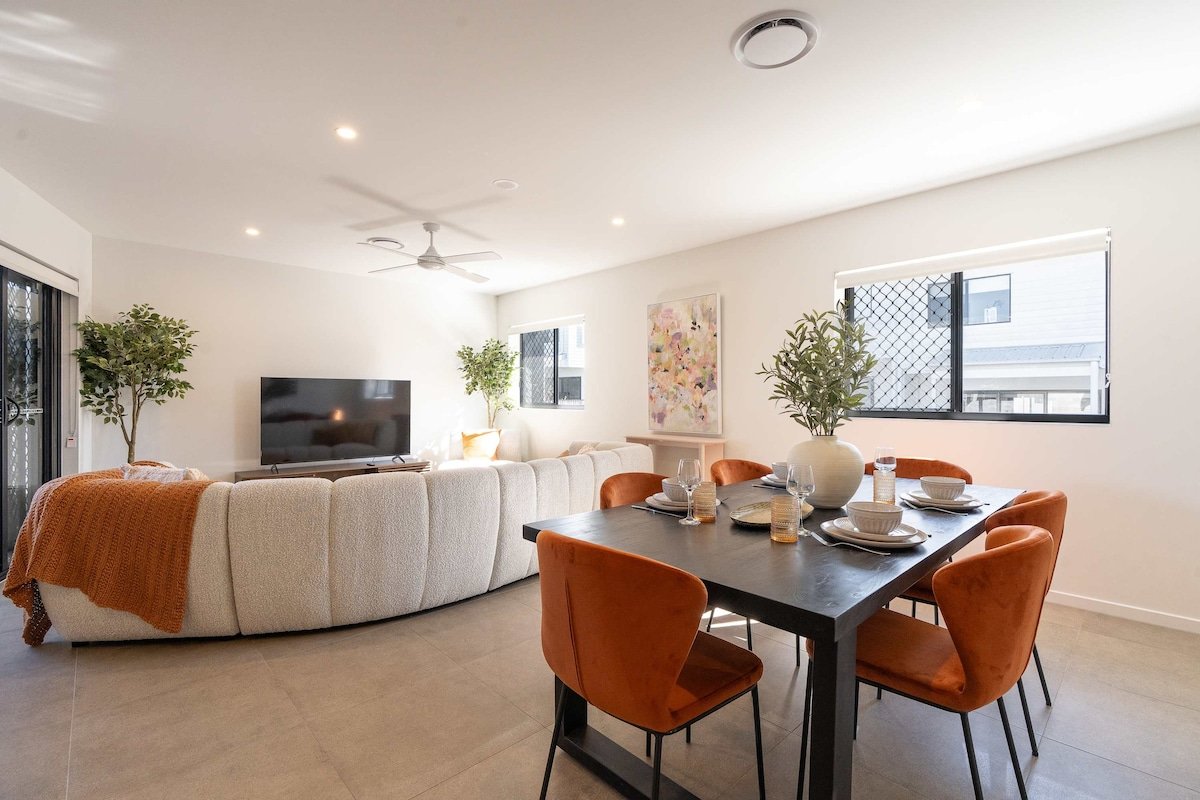 New Spacious/Rooftop/EV/3BD/Shops/parkings gallery image 4