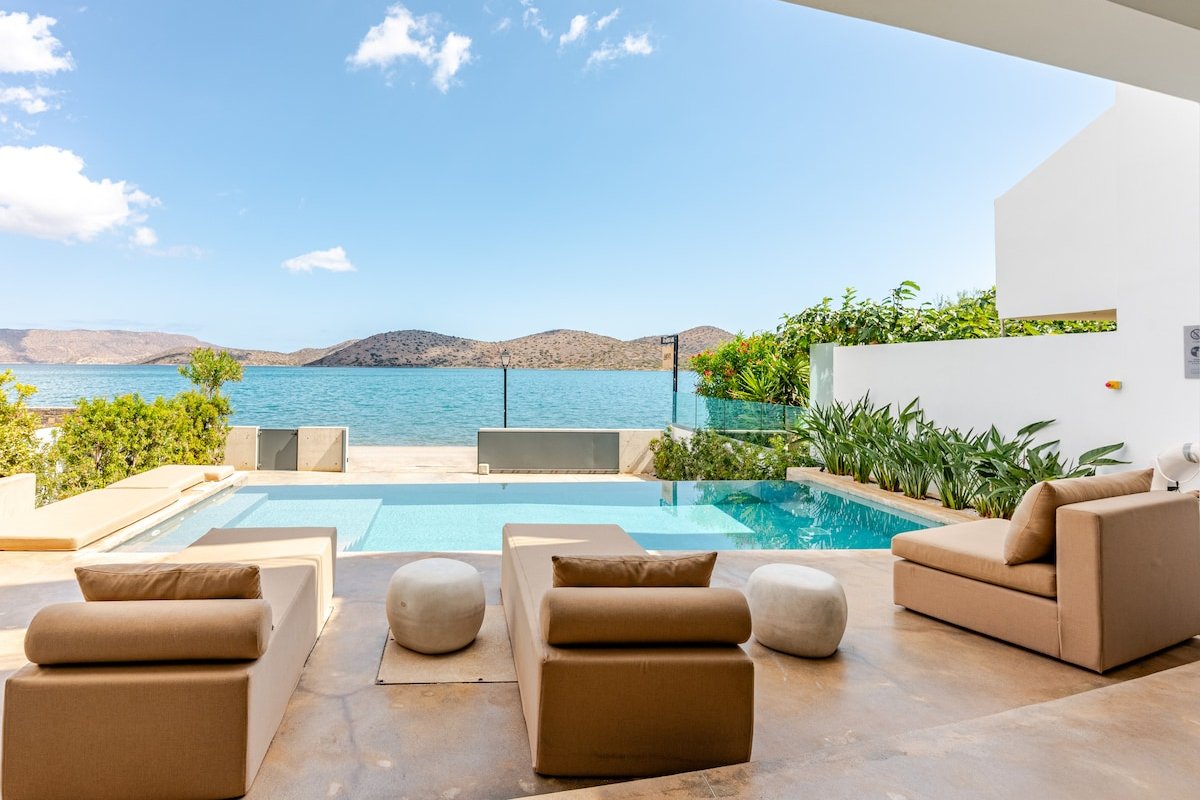 Villa Mimaze Minimalist Living