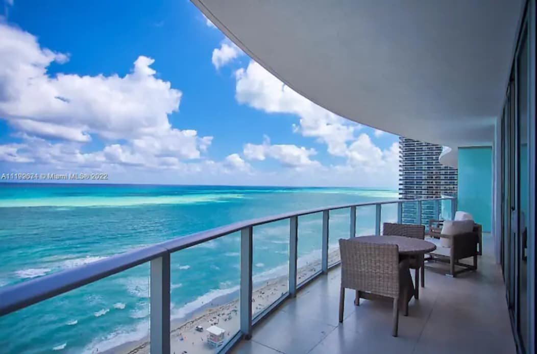 Paradise Resort in Hollywood Florida gallery image 4