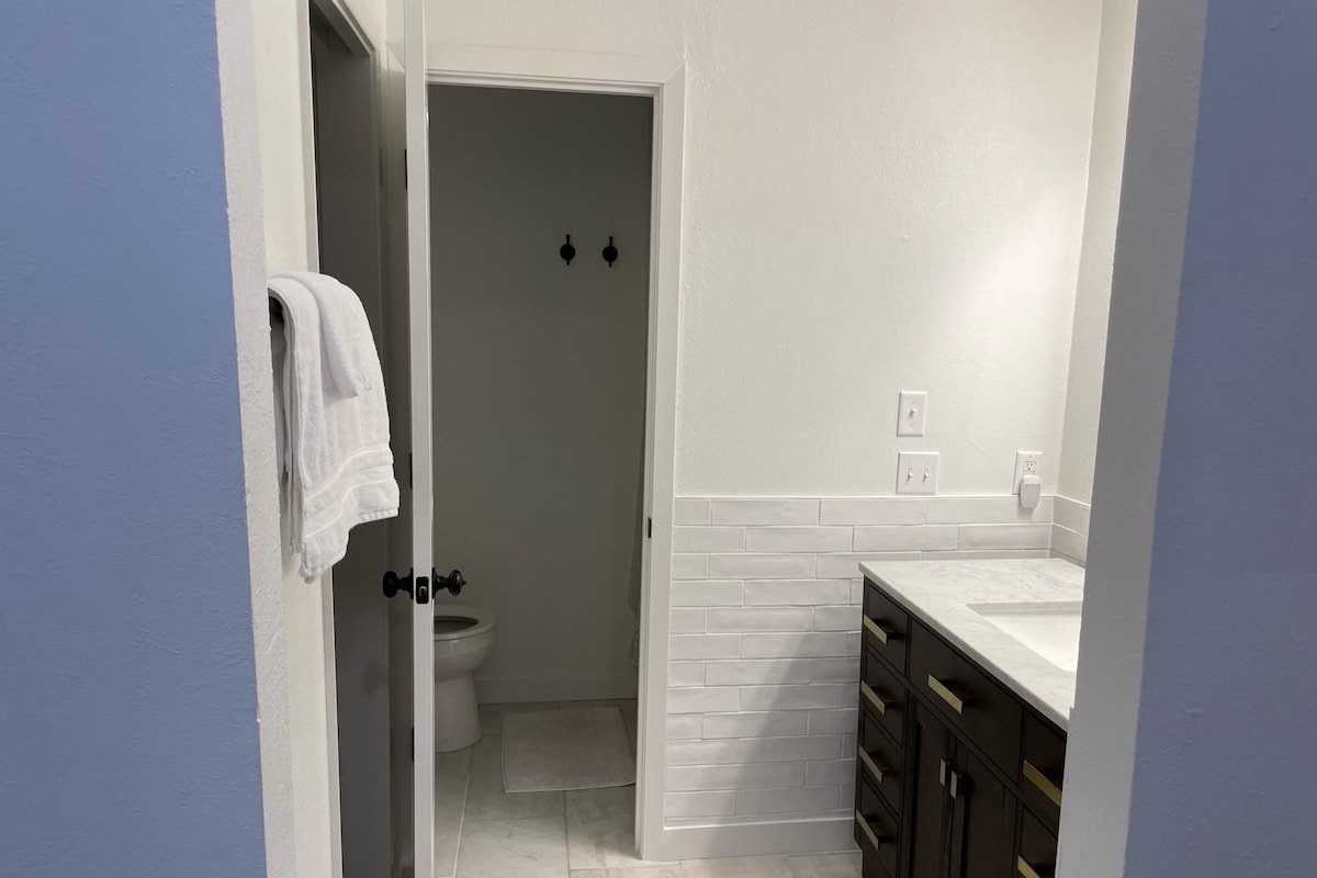 Kid-friendly, 3 Bedroom w/ Greenbelt Views gallery image 5