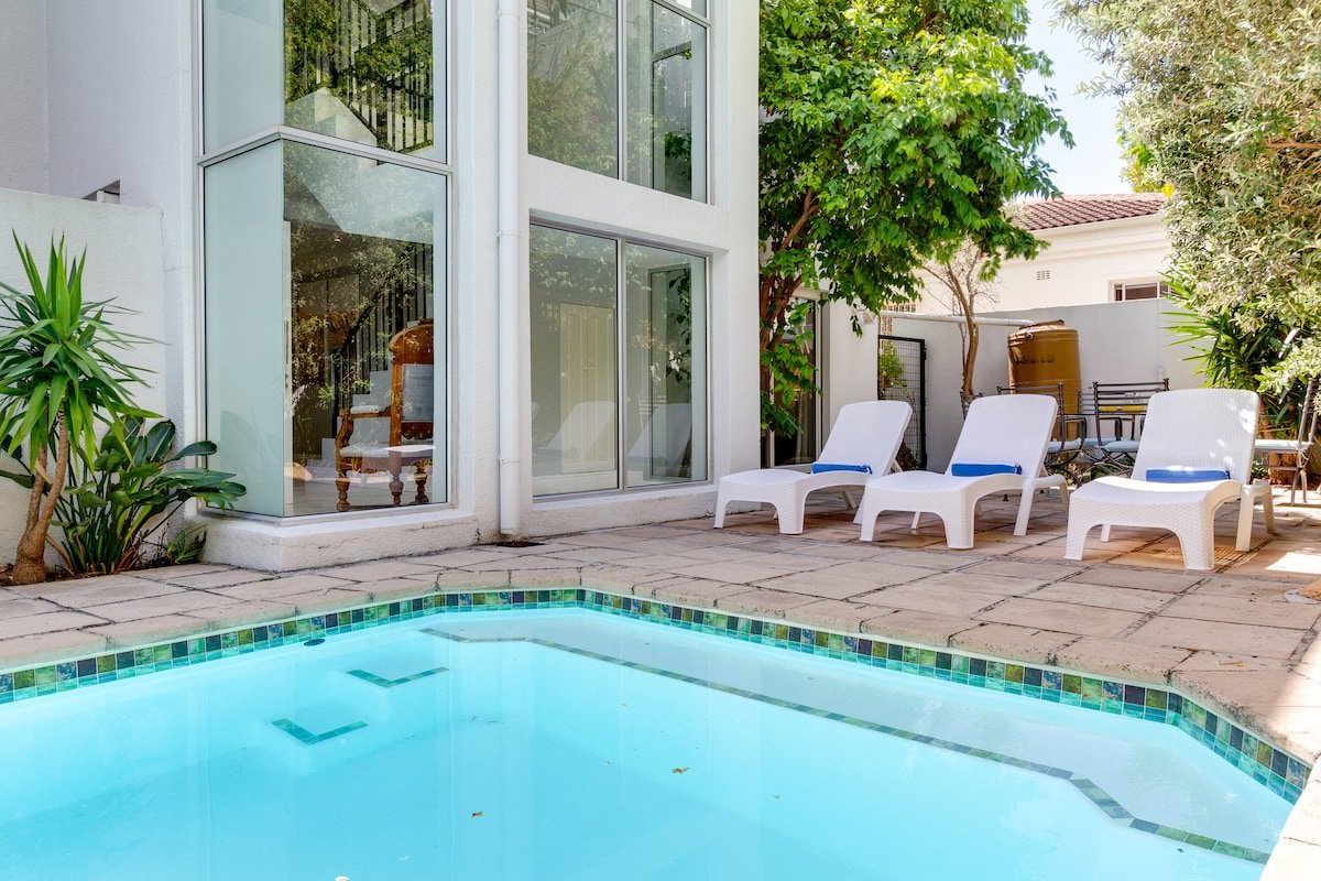 Walk to beach, 3 Bedroom villa with private pool. gallery image 5