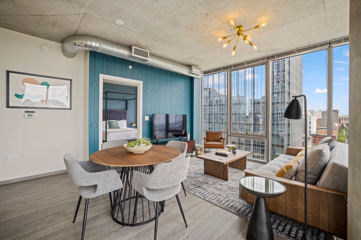 2 BR 2 Bath Suite | South Broadway | Placemakr gallery image 4