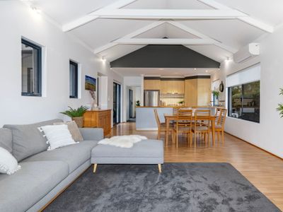 The Enclave—A Family Alfresco Retreat