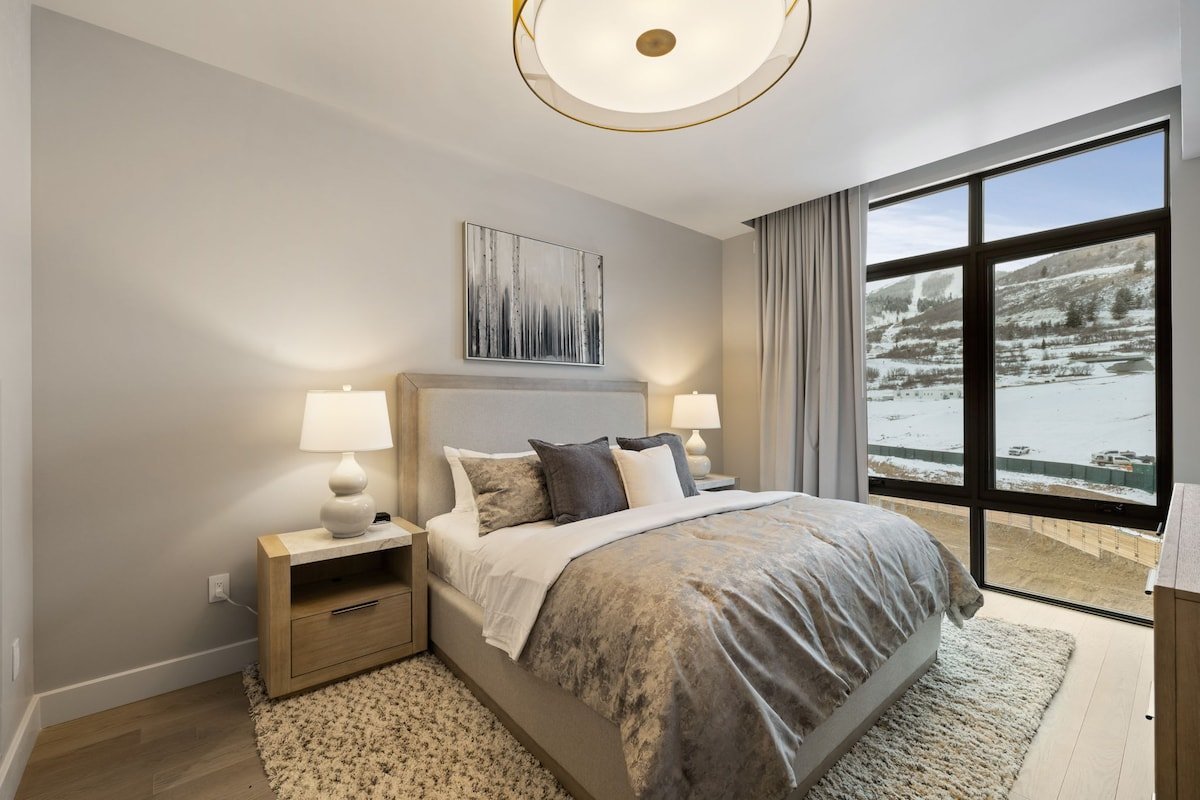 Magnificent Deer Valley Condo: 20 New Runs Open! gallery image 2