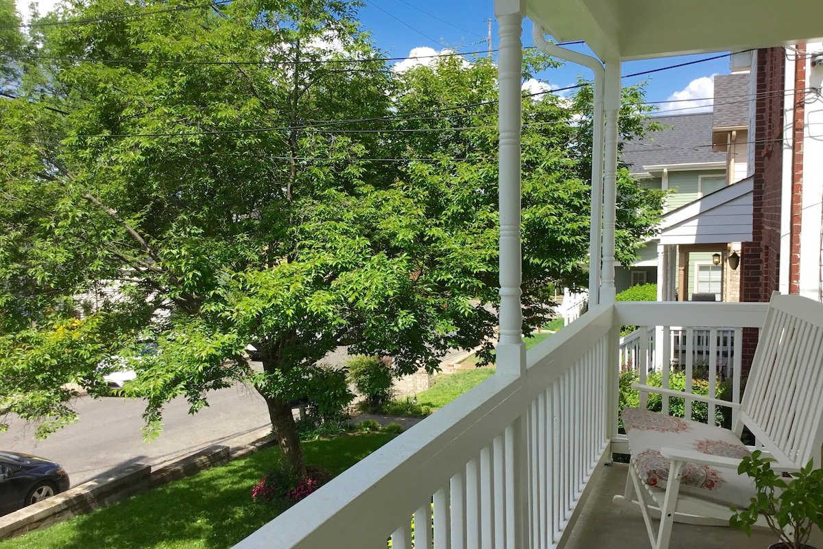 Spacious, Comfy, Close to Everything! gallery image 4