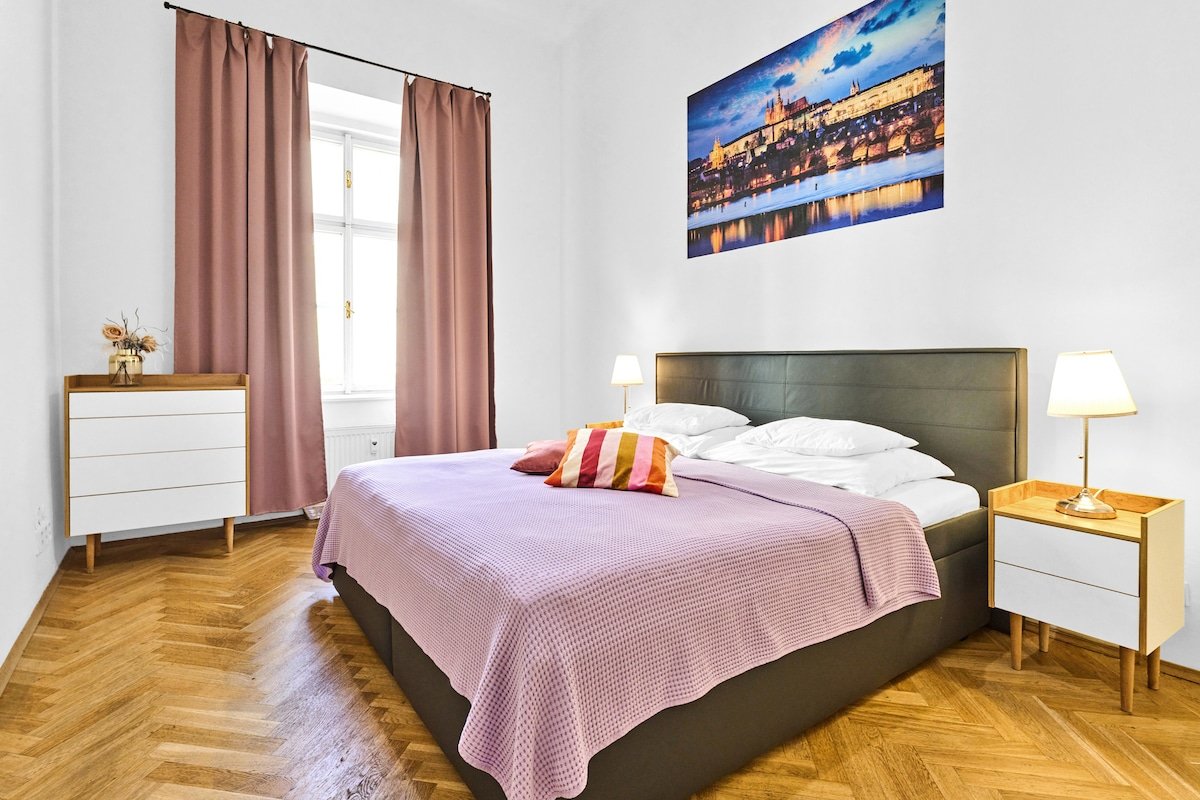 Modern 3-bedroom Lesser Town Apartment Nr.6 gallery image 4