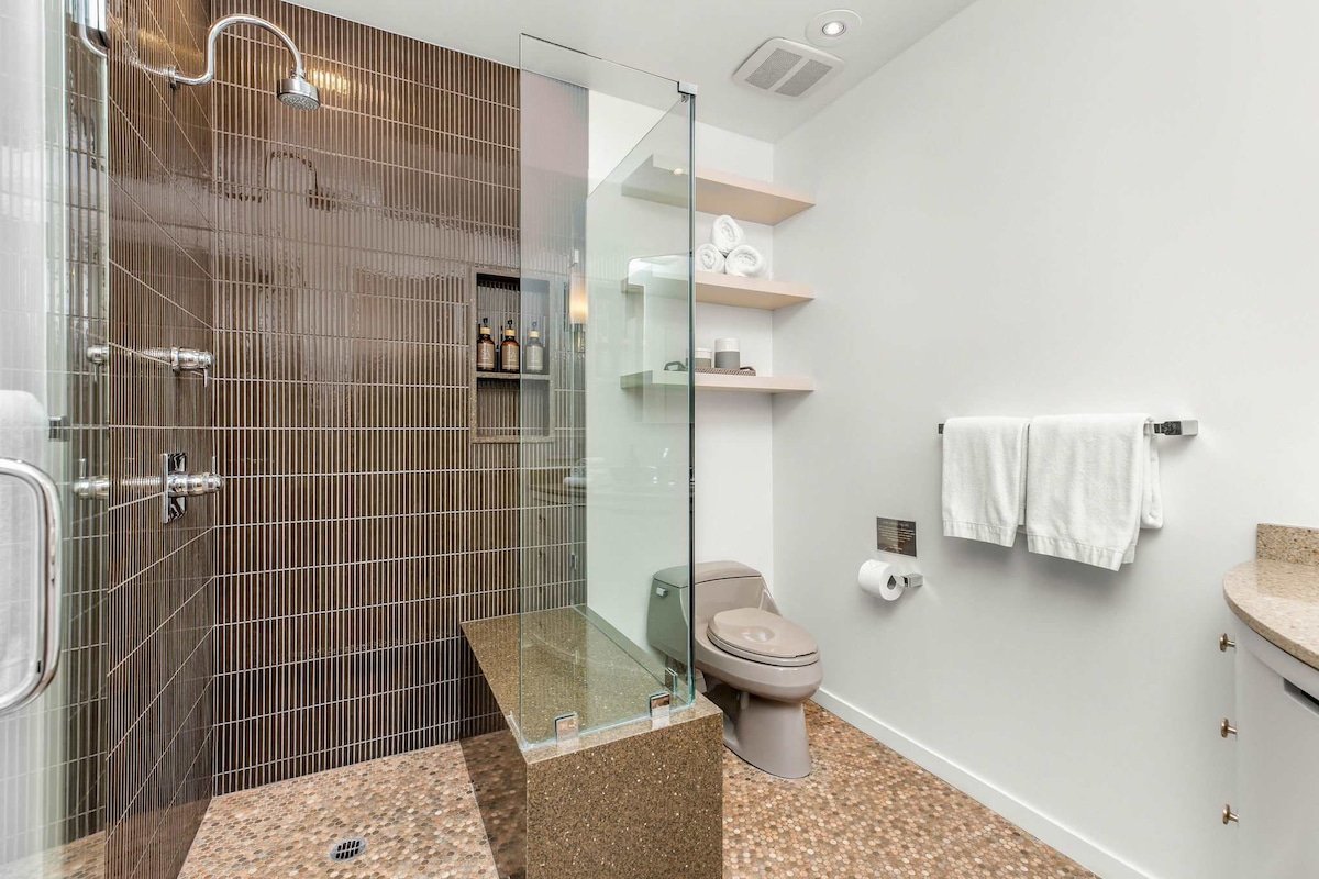 Chateau Lumier by Stay Awhile gallery image 5