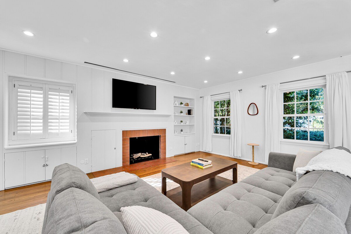 charming 3 bedroom luxury house, walk to UCLA gallery image 5