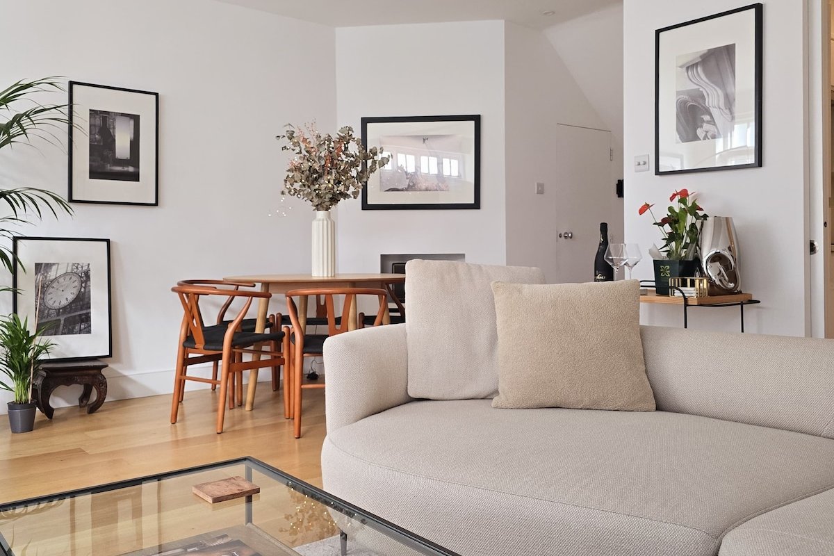 Hyde Park Mews House | Knightsbridge gallery image 2