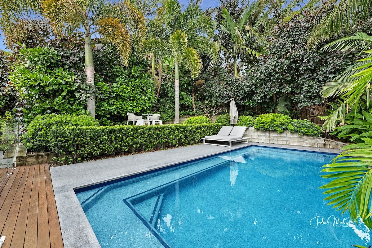 Pacific View – Steps to Coolum beach, Pets on app gallery image 3