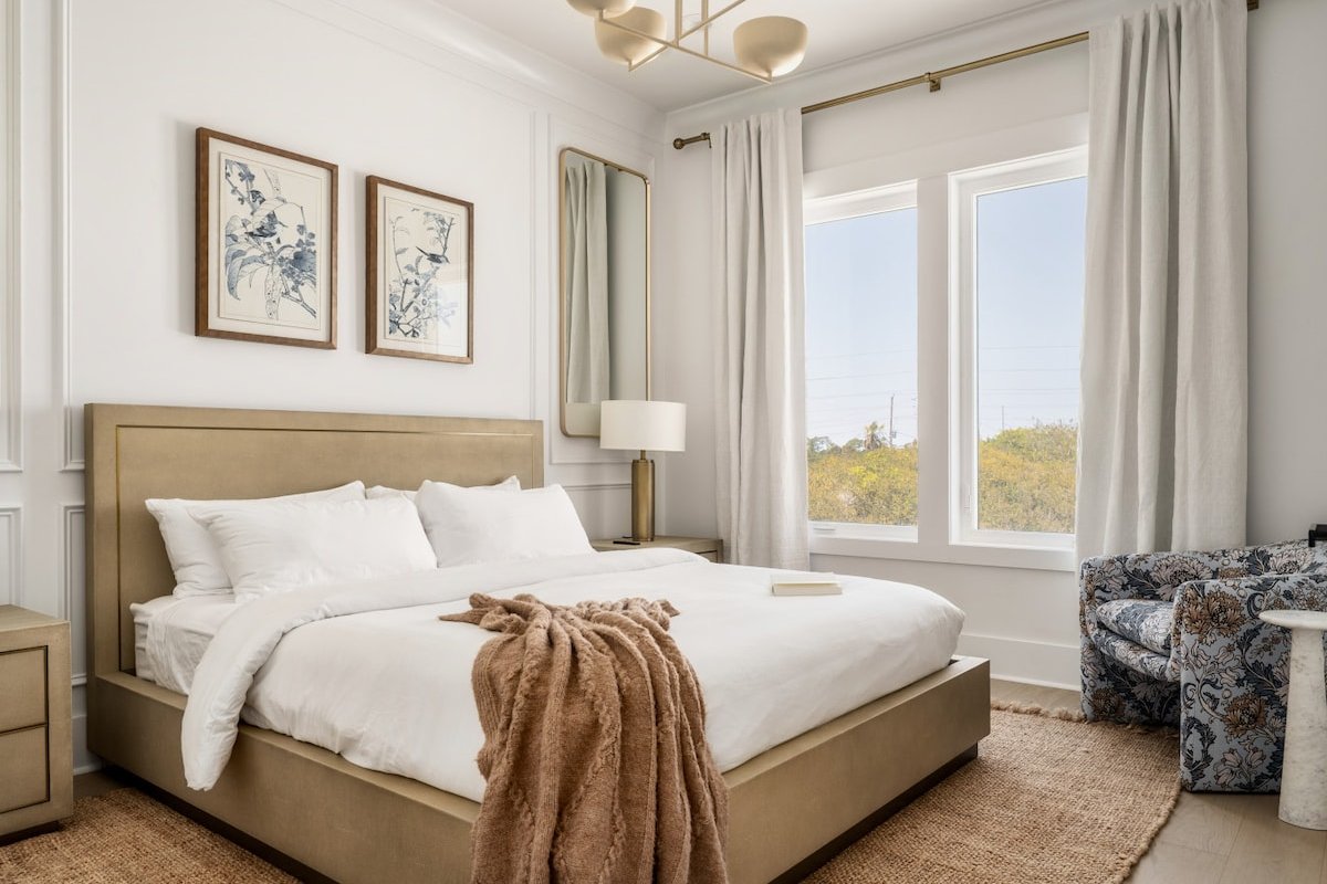 Miramare – Beachfront Luxury w/ Pool & Elevator gallery image 4