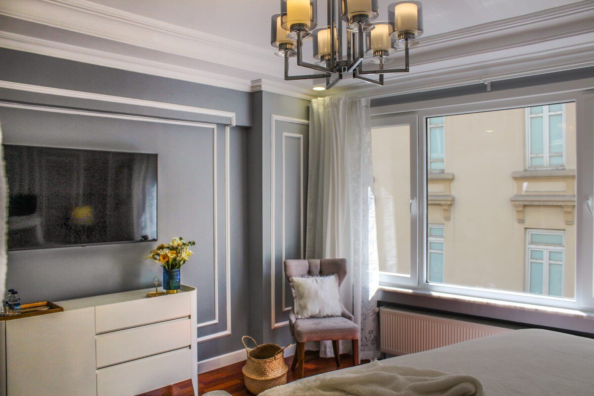 Stylish Luxury Flat gallery image 4